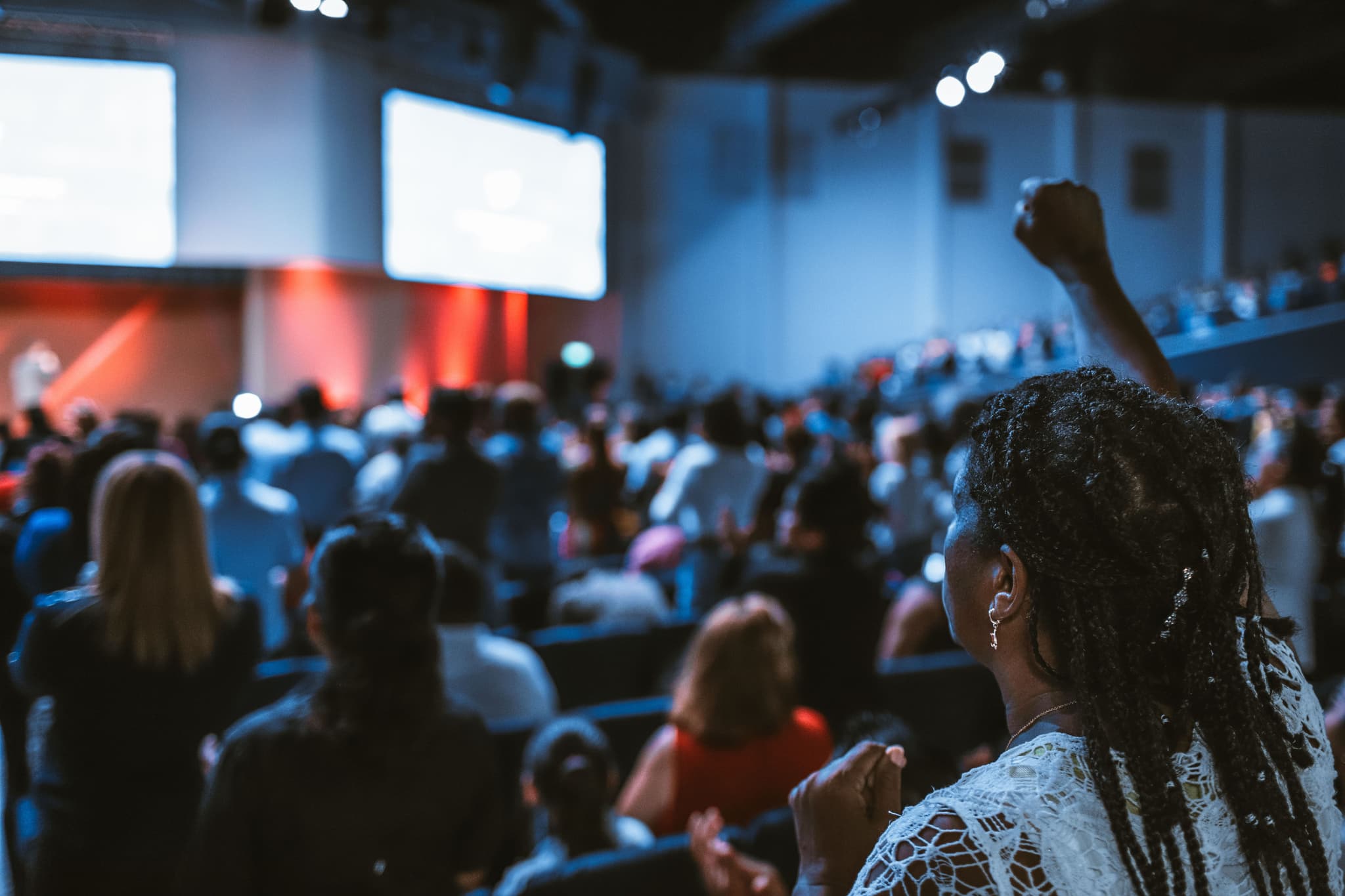 Audience engagée lors d'un événement professionnel